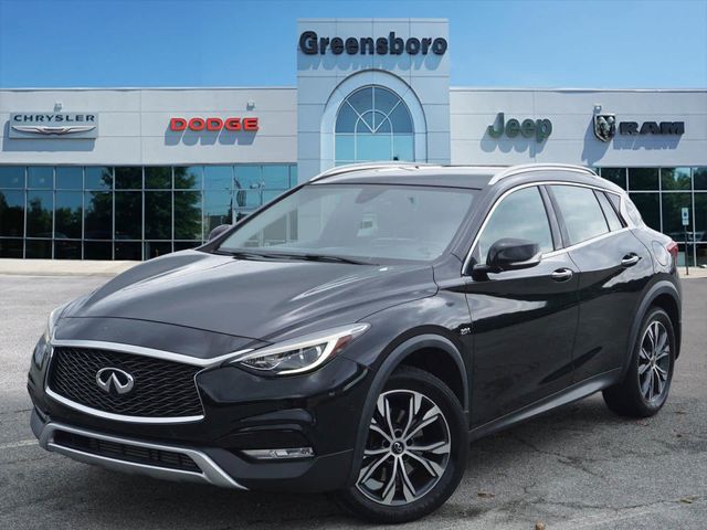 2017 INFINITI QX30 Premium