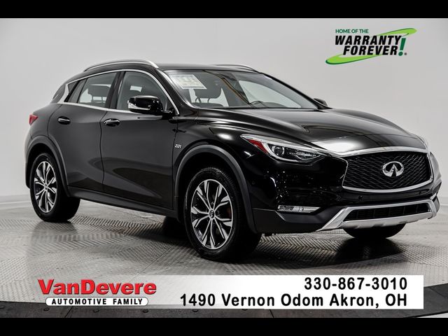 2017 INFINITI QX30 Premium