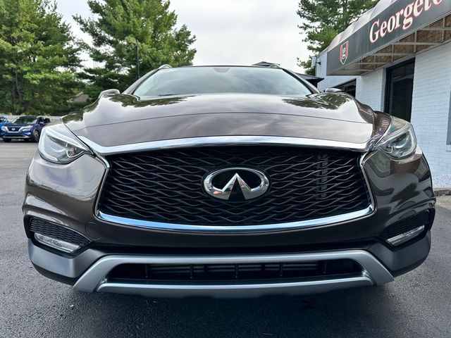 2017 INFINITI QX30 Premium