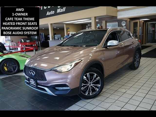 2017 INFINITI QX30 Premium