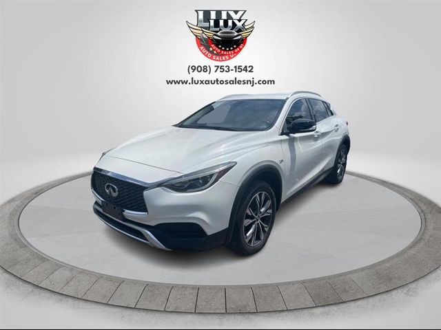 2017 INFINITI QX30 Luxury