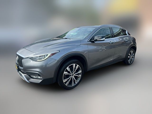 2017 INFINITI QX30 Premium