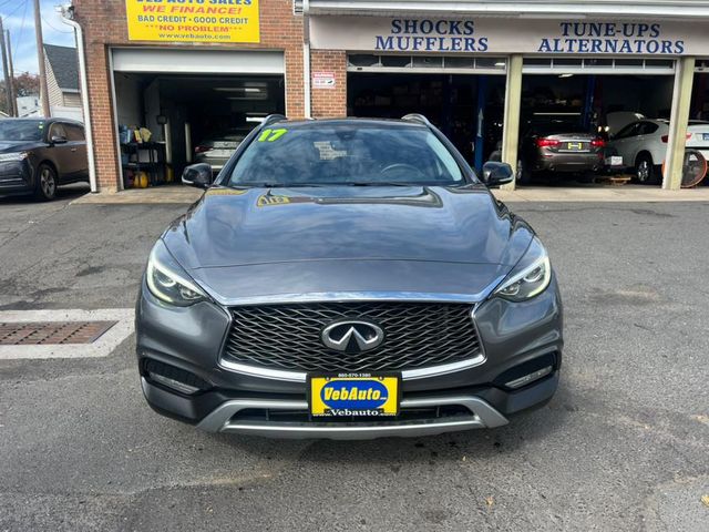 2017 INFINITI QX30 Premium