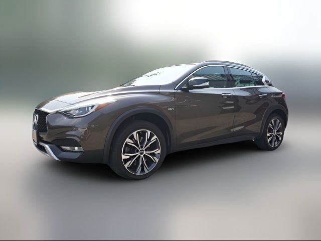 2017 INFINITI QX30 Premium
