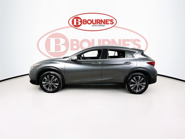 2017 INFINITI QX30 Premium