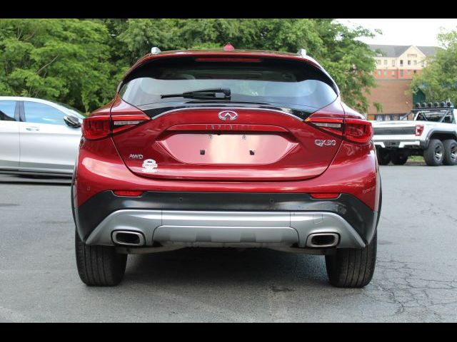 2017 INFINITI QX30 Premium