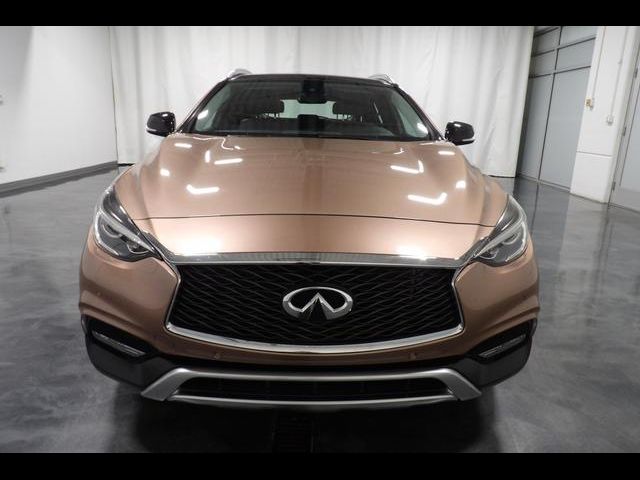 2017 INFINITI QX30 Premium