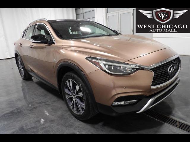 2017 INFINITI QX30 Premium