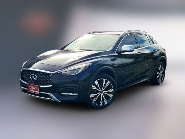 2017 INFINITI QX30 Premium