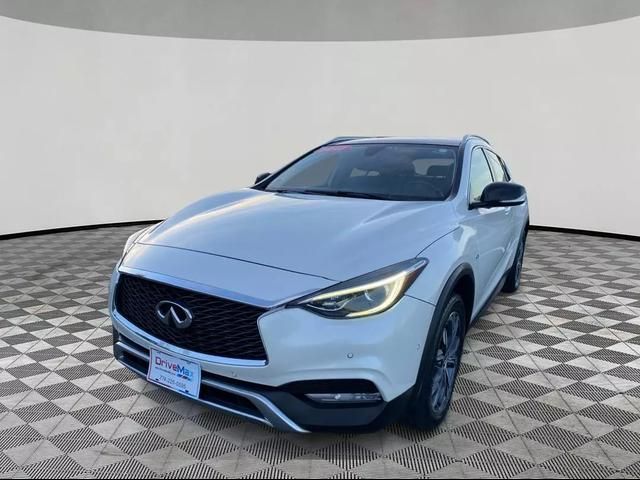 2017 INFINITI QX30 Premium