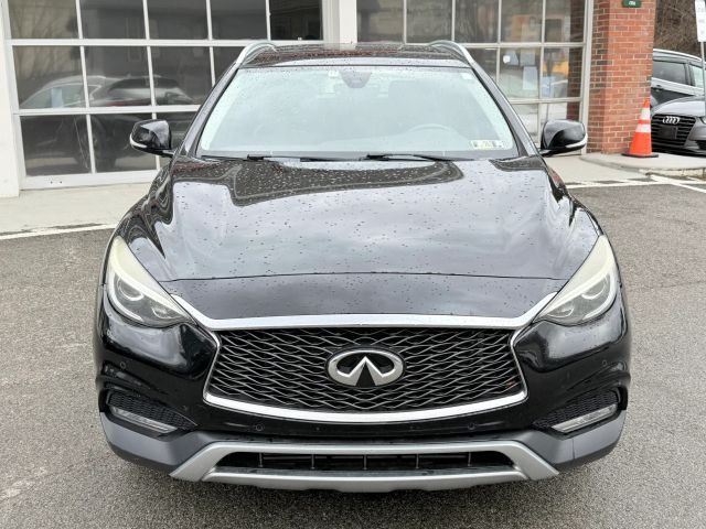 2017 INFINITI QX30 Premium