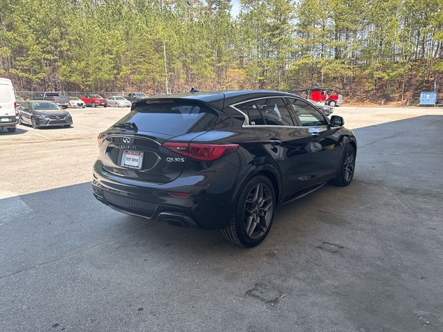 2017 INFINITI QX30 Sport