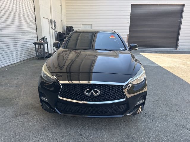 2017 INFINITI QX30 Sport