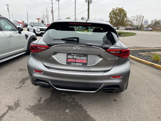 2017 INFINITI QX30 Sport