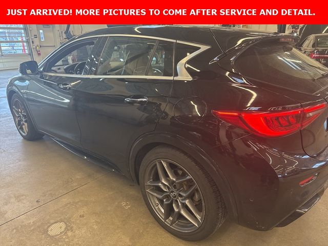 2017 INFINITI QX30 Sport