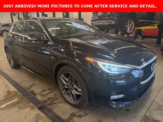 2017 INFINITI QX30 Sport