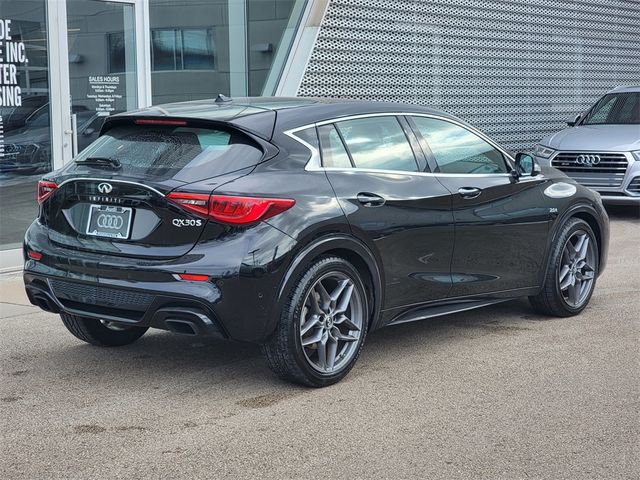 2017 INFINITI QX30 Sport