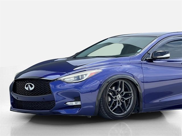 2017 INFINITI QX30 Sport