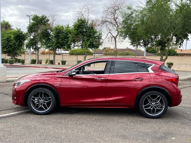 2017 INFINITI QX30 Sport