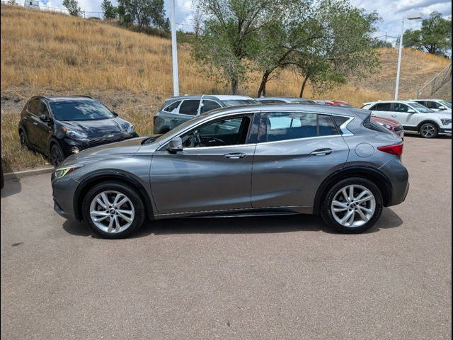 2017 INFINITI QX30 Base