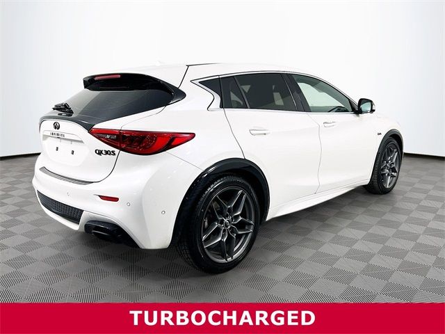 2017 INFINITI QX30 Sport