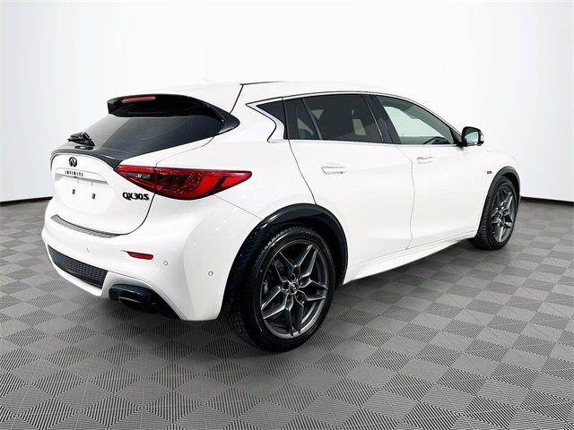 2017 INFINITI QX30 Sport