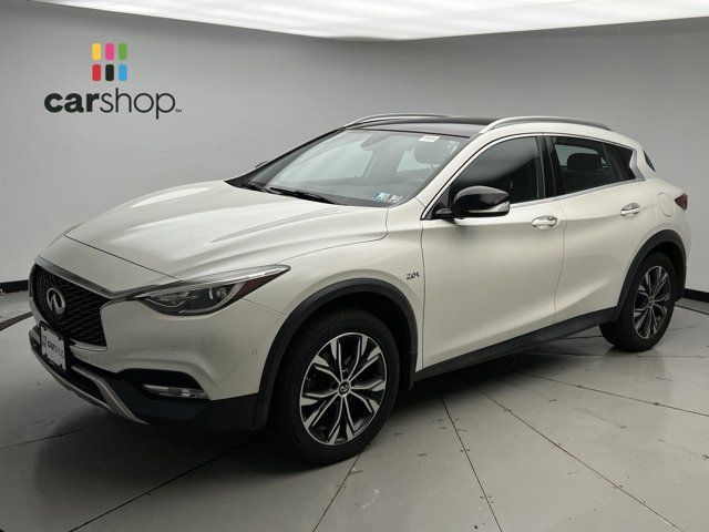 2017 INFINITI QX30 Premium