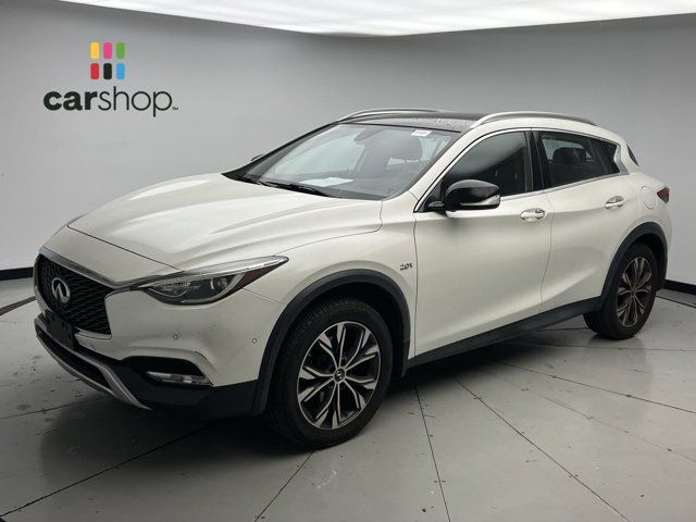 2017 INFINITI QX30 Premium