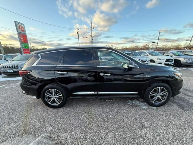 2017 INFINITI QX60 Base