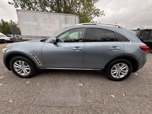 2017 INFINITI QX70 Base