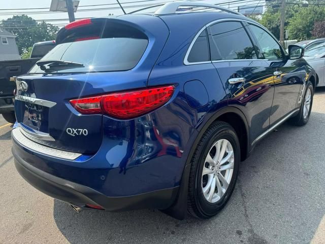 2017 INFINITI QX70 Base