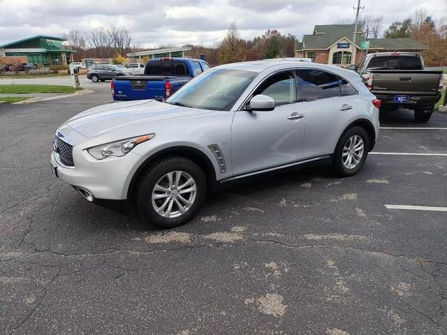 2017 INFINITI QX70 Base