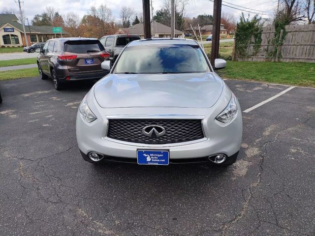 2017 INFINITI QX70 Base