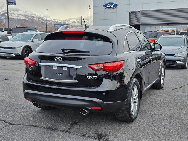 2017 INFINITI QX70 Base