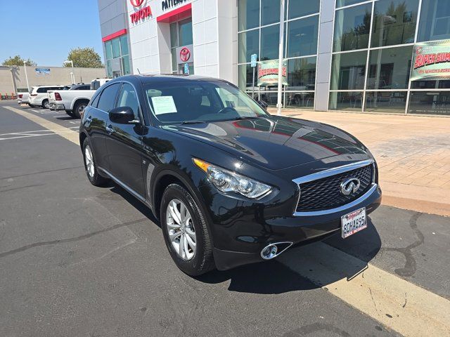 2017 INFINITI QX70 Base