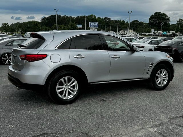 2017 INFINITI QX70 Base