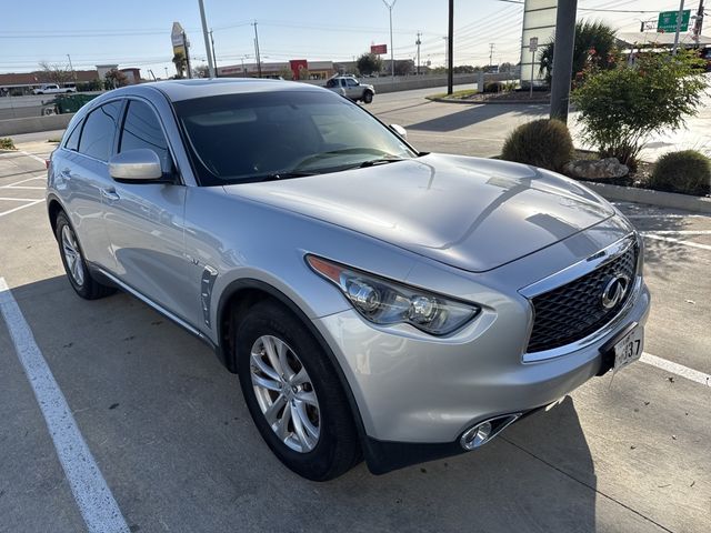 2017 INFINITI QX70 Base