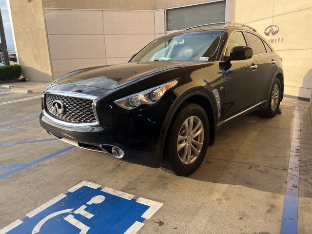 2017 INFINITI QX70 Base