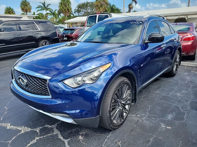 2017 INFINITI QX70 Base