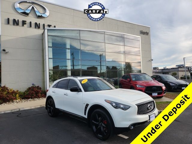 2017 INFINITI QX70 Base