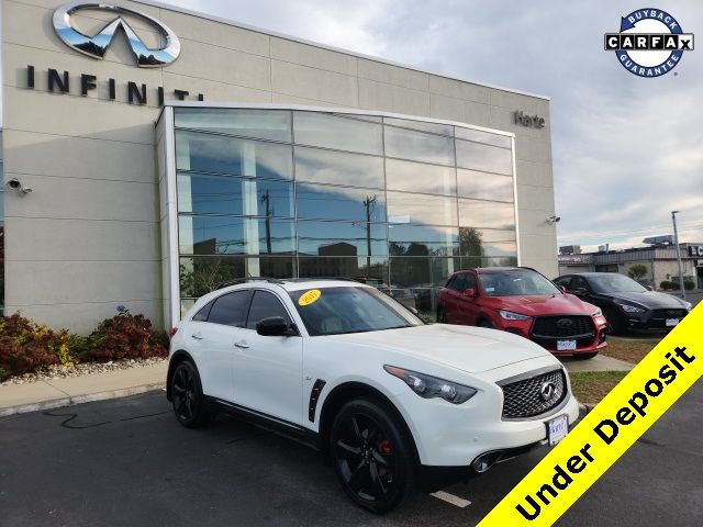 2017 INFINITI QX70 Base