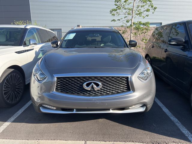 2017 INFINITI QX70 Base