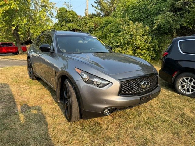 2017 INFINITI QX70 Base