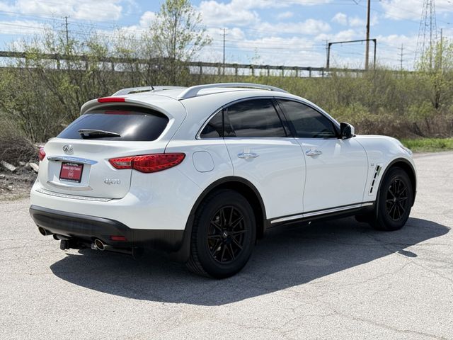 2017 INFINITI QX70 Base