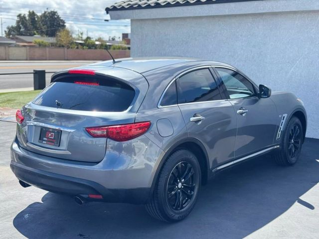 2017 INFINITI QX70 Base