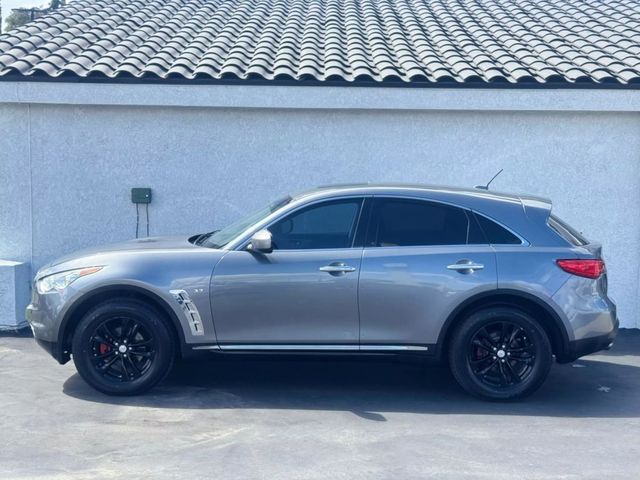 2017 INFINITI QX70 Base
