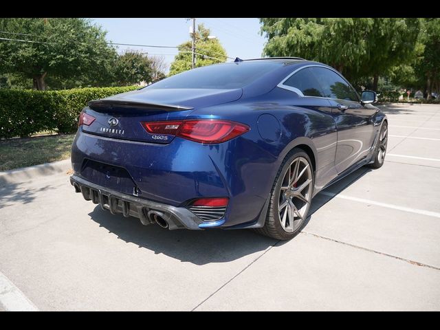 2017 INFINITI Q60 Red Sport 400