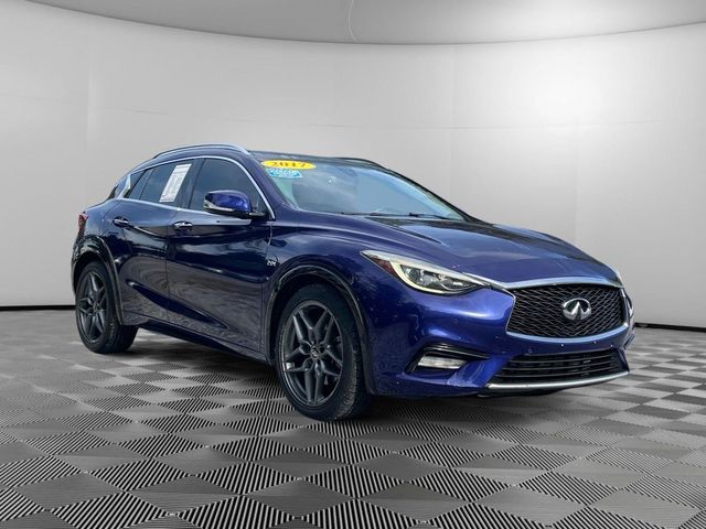 2017 INFINITI QX30 Premium