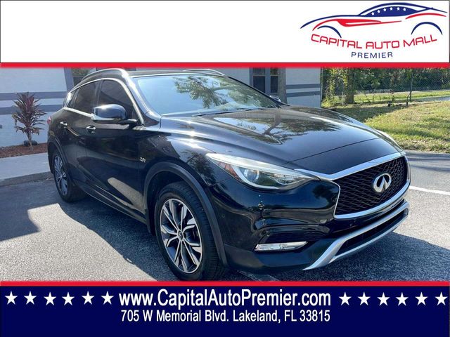 2017 INFINITI QX30 Premium