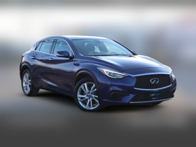 2017 INFINITI QX30 Base